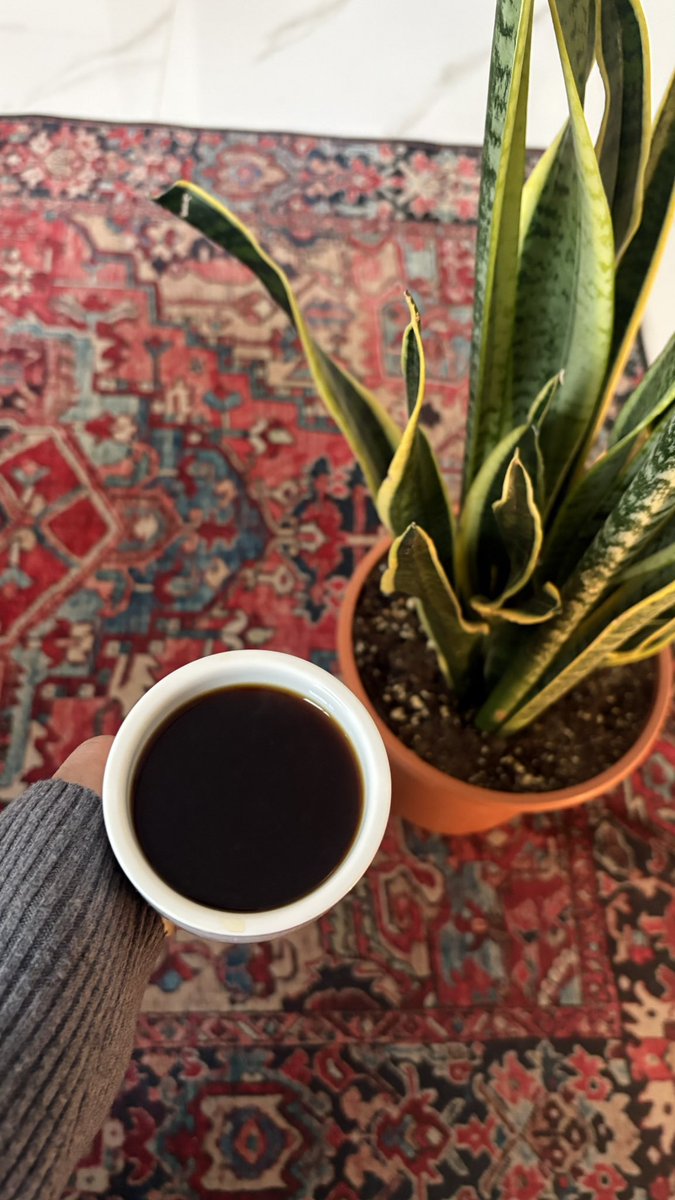 تعمل على اعطاء مساحة لنفسك حتماً هي القهوة ..