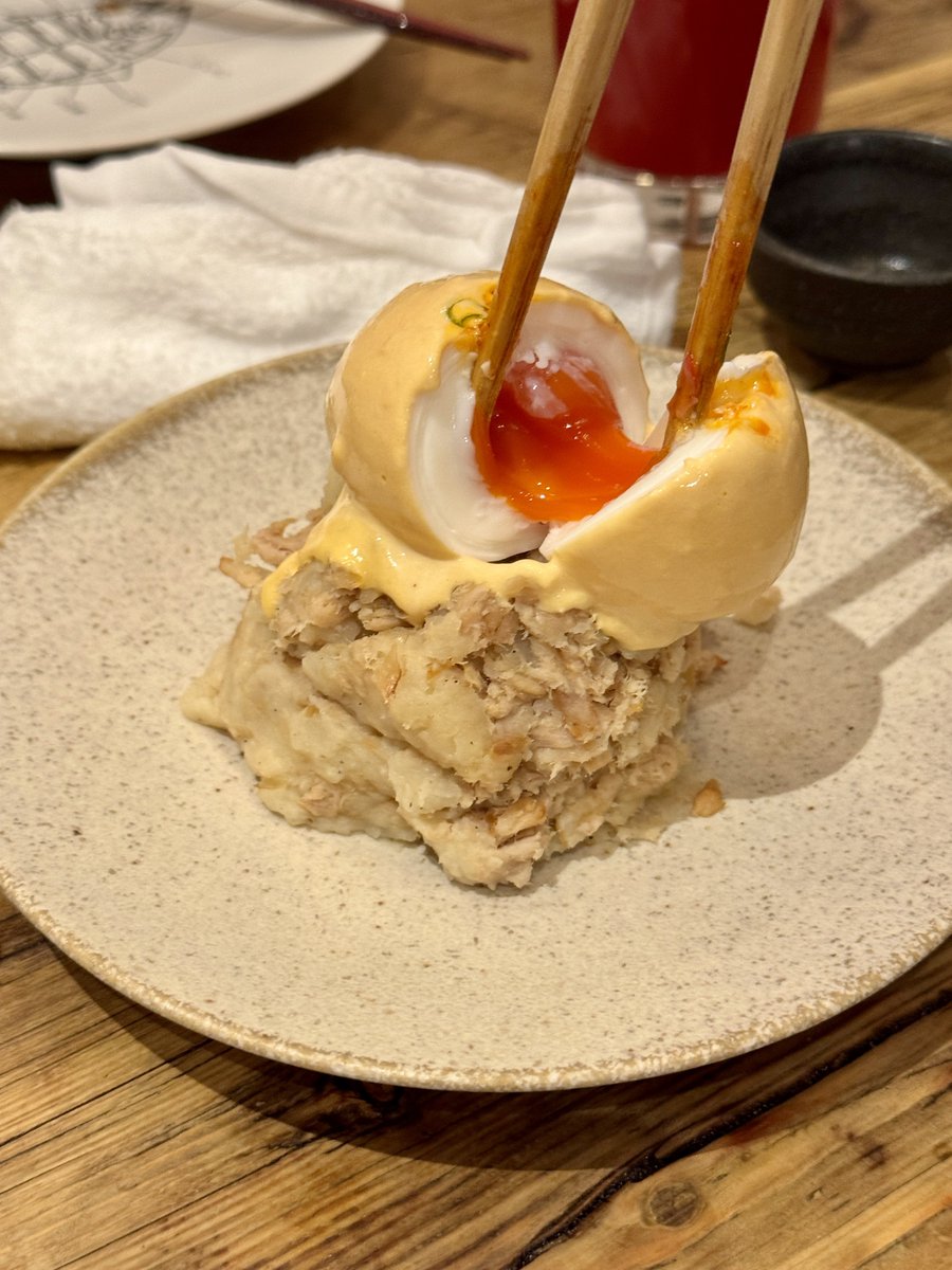 マグロマート行ってきました！
すげー！！マグロの中落ちがちょうどデカいサイズで出てきました😳
マグロ尽しでどれもめちゃくちゃ美味しかったです！
#飯ロいの