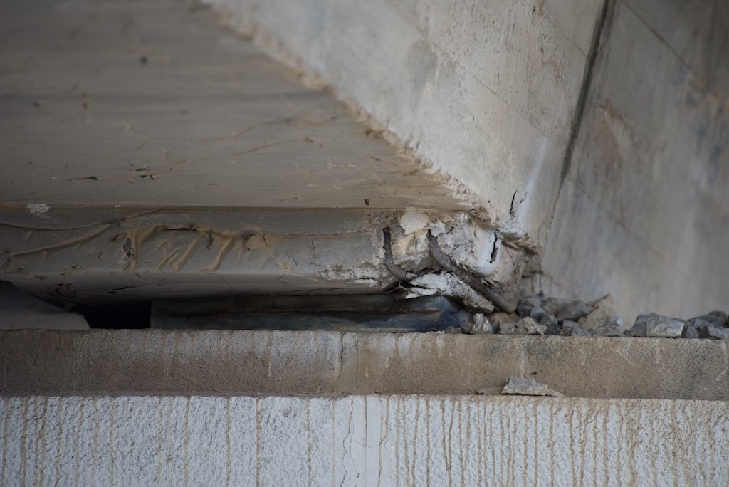 Alvia1304103's tweet image. Además de lo que comentas, el puente sobre el río Foix en Cubelles también presenta un deterioro alarmante. No podemos esperar a que ocurra algo para actuar sobre estas infraestructuras.
⚠️La R2SUD a su paso por la comarca del Garraf necesita intervención urgente⚠️
@eixdiari