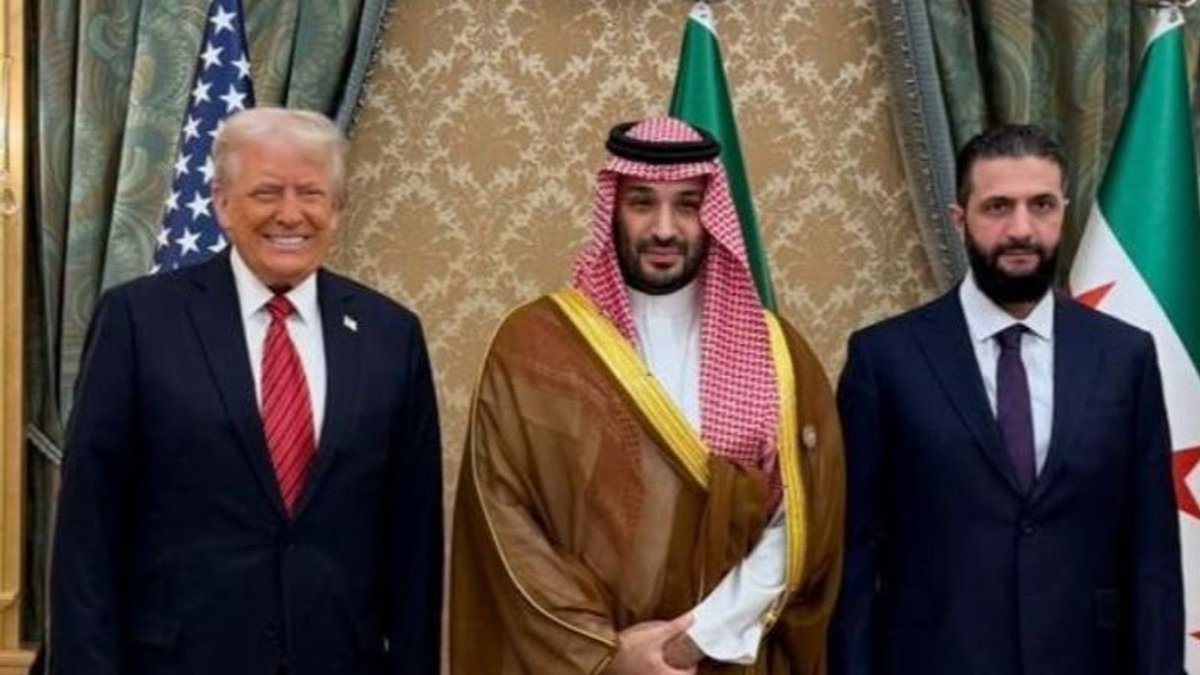 DIEZELCHRIST's tweet photo. @RepYassAnsari TRUMP IS ISIS DUMMIES! #TRUMPCRISIS #HUMANSARESTUPID #TRUMPISISIS 🦂 https://t.co/vuAMo9IUDz