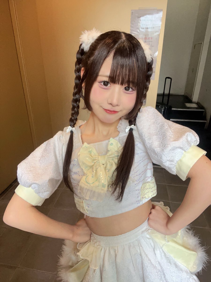今日はライブ2本ありがとー！💘カラチェン公演みさちゃんは黄色衣装を
