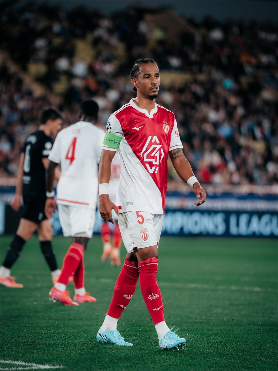 TransferMerkez's tweet photo. 🚨 Beşiktaş, Thilo Kehrer için 12+3 milyon euroluk teklif yaptı!

Monaco ise 20 milyon euro istiyor. (Foot Mercato) https://t.co/2LNTwVZgCg