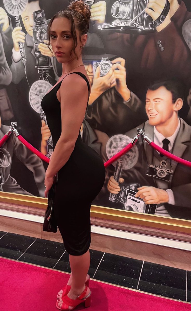 PrettyGirls tweet media