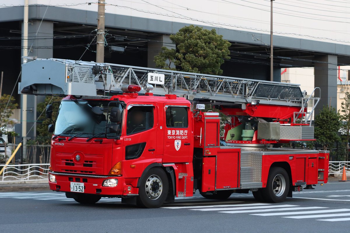 PL107_st's tweet photo. 東京消防庁　玉川消防署
日野プロフィア　30m級はしご車

令和8年東京消防出初式にて https://t.co/hQlSbOF9vY
