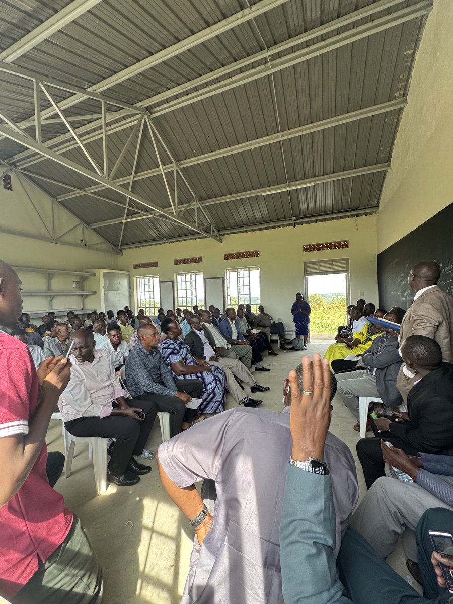 SMusherure's tweet image. Stakeholder meeting, Rugushuru Seed Secondary School, Ssembabule #Protecting the gains ⁦@NRMOnline⁩ ⁦@Educ_SportsUg⁩