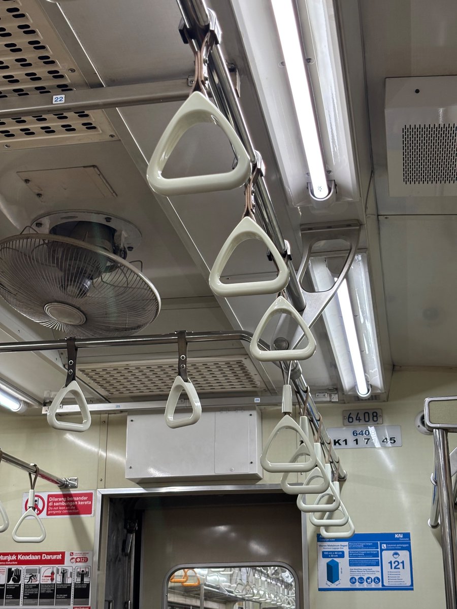 ayo naik kereta tweet media