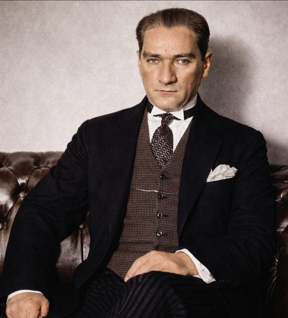 Yaz dostum Atatürk'ü sevmeyene adam denir mi?🤍