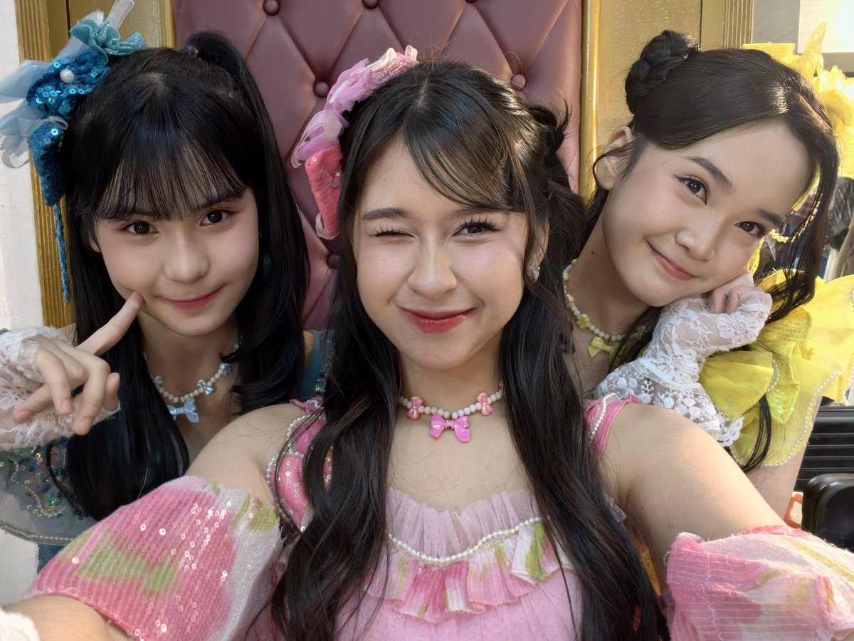 F_OllaJKT48's tweet image. dik Trisha, dik Olla &amp;amp; dik Ribka 🩵🩷💛