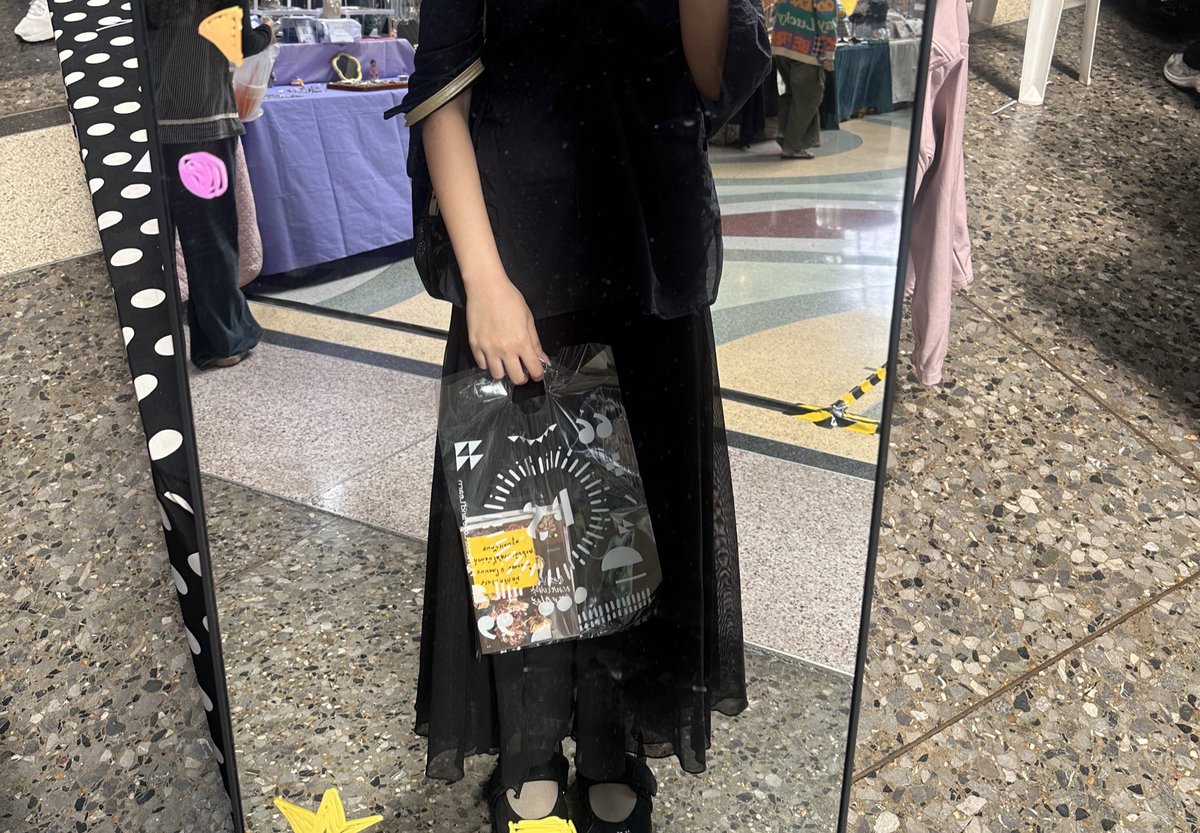 หัวลำโพง กับ สำนักพิมพ์ที่รัก * อิ่มสุข *