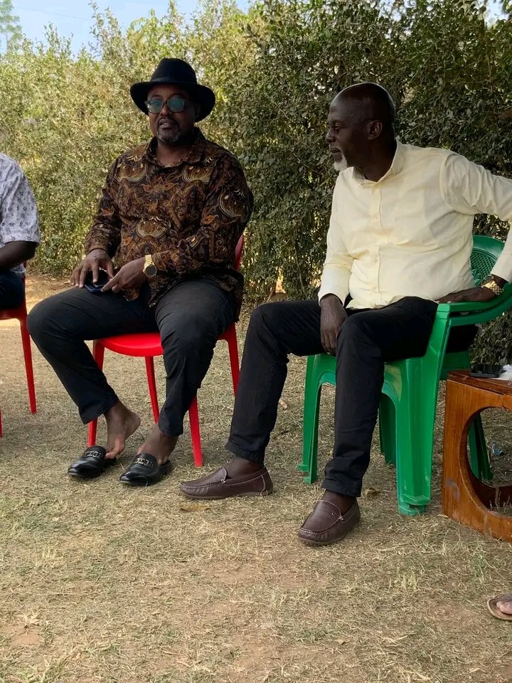 SidaiVincent's tweet photo. Thank you, my great friend Henry Mwasam, the Kenya Maritime Authority Regional Manager, Kisumu, for taking your time to come and condole with us. We truly appreciate your kindness, support, and compassion during this difficult moment. https://t.co/x87jYB6XML