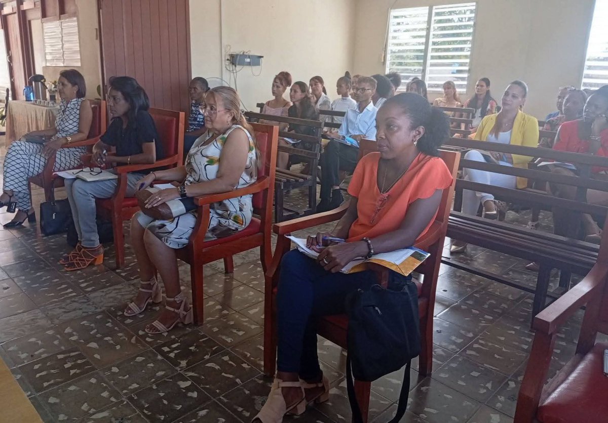 Resultó positiva la reunión de balance a los objetivos de trabajo en el Tribunal Municipal Popular #Guantánamo, con el compromiso unánime de no dar #NiUnPasoAtras  y muchos, muchos, muchos hacia delante, para hacer lo que nos toca, pero hacerlo bien!!!!!!