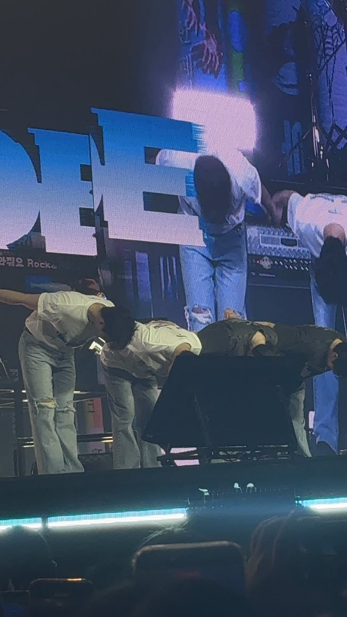 briwoonfan's tweet image. thank you so much for the wonderful night, @day6official 🥹🩵