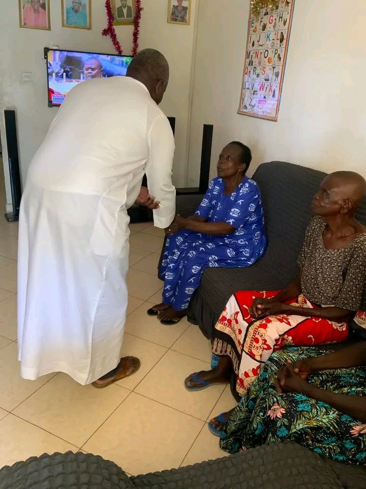 SidaiVincent's tweet photo. Welcome home my brother, Dr. Anthony Omerikwa, Chief Executive Officer, NACADA. We sincerely thank you for coming to condole with us and for your invaluable support during this difficult time. https://t.co/aUOPRAgFuw