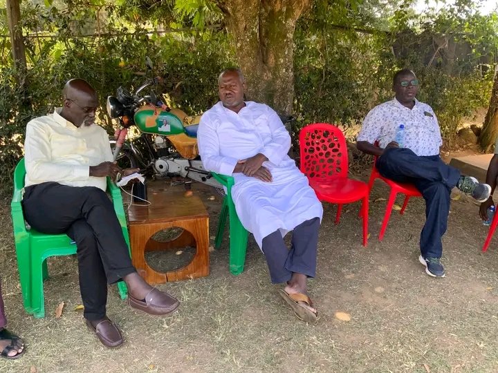SidaiVincent's tweet photo. Welcome home my brother, Dr. Anthony Omerikwa, Chief Executive Officer, NACADA. We sincerely thank you for coming to condole with us and for your invaluable support during this difficult time. https://t.co/aUOPRAgFuw