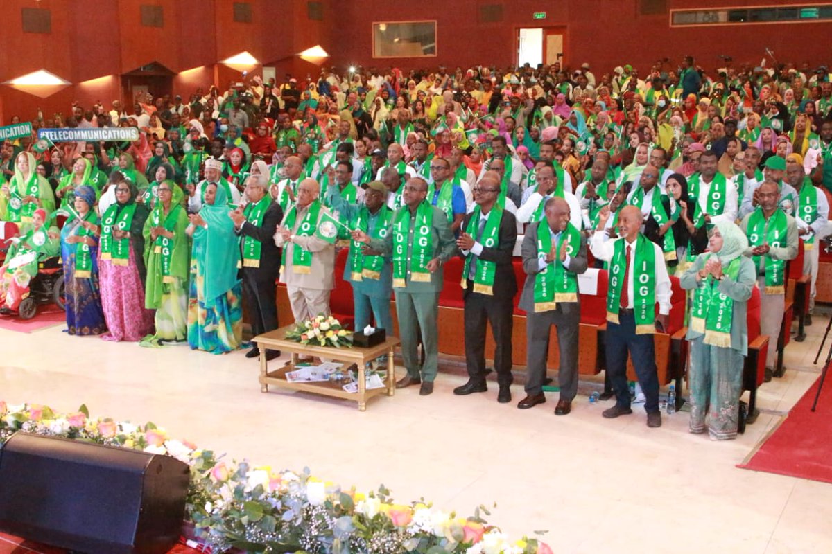 RadwanBahdon's tweet photo. Au Palais du Peuple, les femmes et les hommes de la communication, des télécoms et de la Poste ont parlé d’une seule voix.
Confiance dans le leadership du Président Ismaïl Omar Guelleh.
Confiance dans une trajectoire fondée sur la stabilité et la vision. 🇩🇯 https://t.co/l4t0GS8kFa