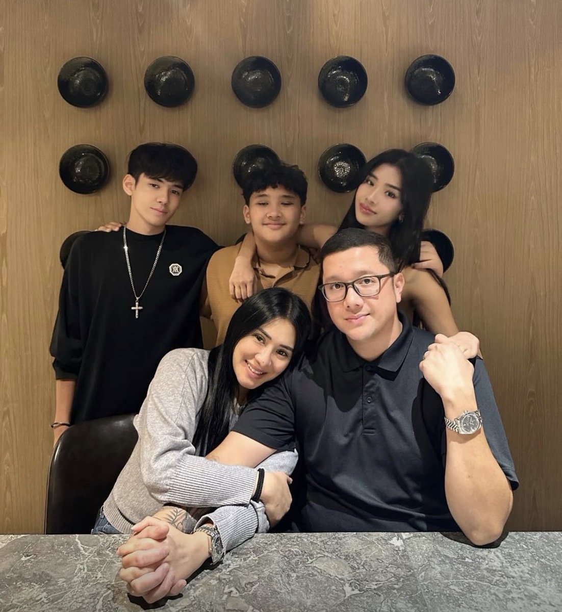 katslaforteza's tweet photo. seeing sophia with her family always got me 🥹 https://t.co/3sg09LjUpy