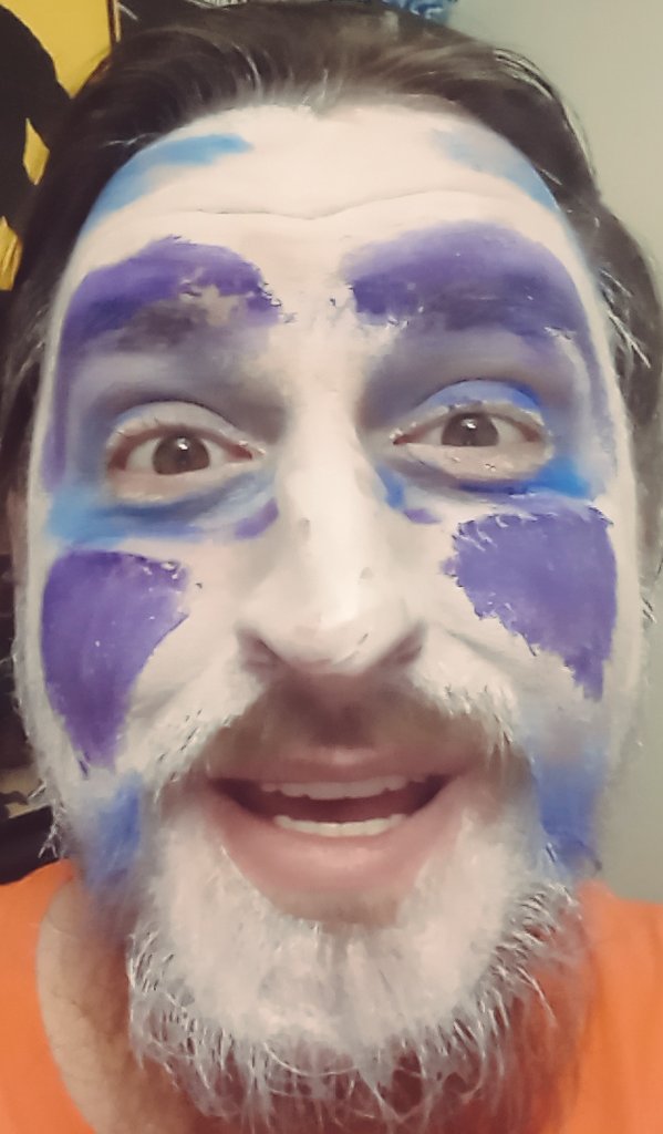 OddcastN's tweet image. Be prepared for Episode 326 Thursday. Jokey gives #spoilers review of #28YearsLaterTheBoneTemple, Maverick talks about a trip in April he was fooled into, Onrefni shows off some new mail! 
#stayodd #comedypodcast