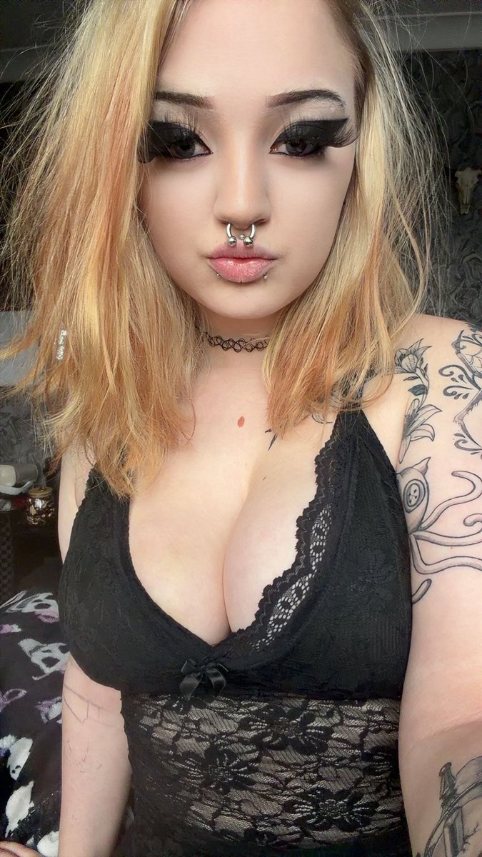 CyberPrinccess's tweet image. all 4 me