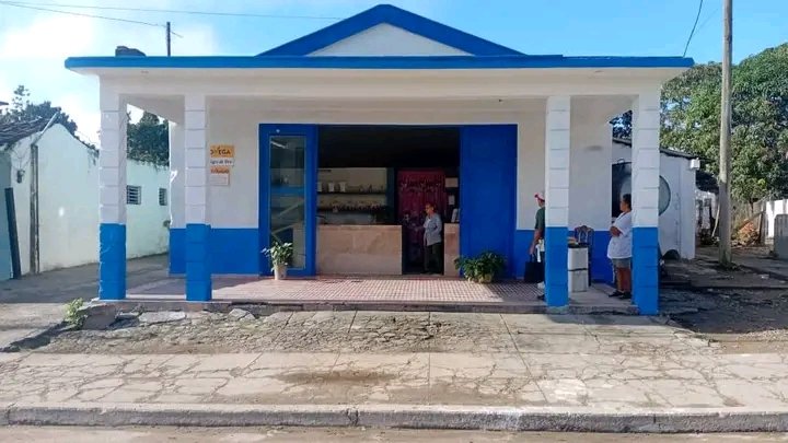 Unidades del Comercio de Sancti Spíritus listas para la celebración del #4DeFebrero, Día del trabajador del Comercio, la Gastronomía y los Servicios y en saludo al 6️⃣5️⃣ Aniversario del Ministerio del Comercio Interior de Cuba.
<a href="/BetsyDazVelzqu2/">Betsy Díaz Velázquez</a>
<a href="/DeivyPrezMartn1/">Deivy Pérez Martín</a> 
<a href="/AlexisLorente74/">Alexis Lorente Jiménez</a>