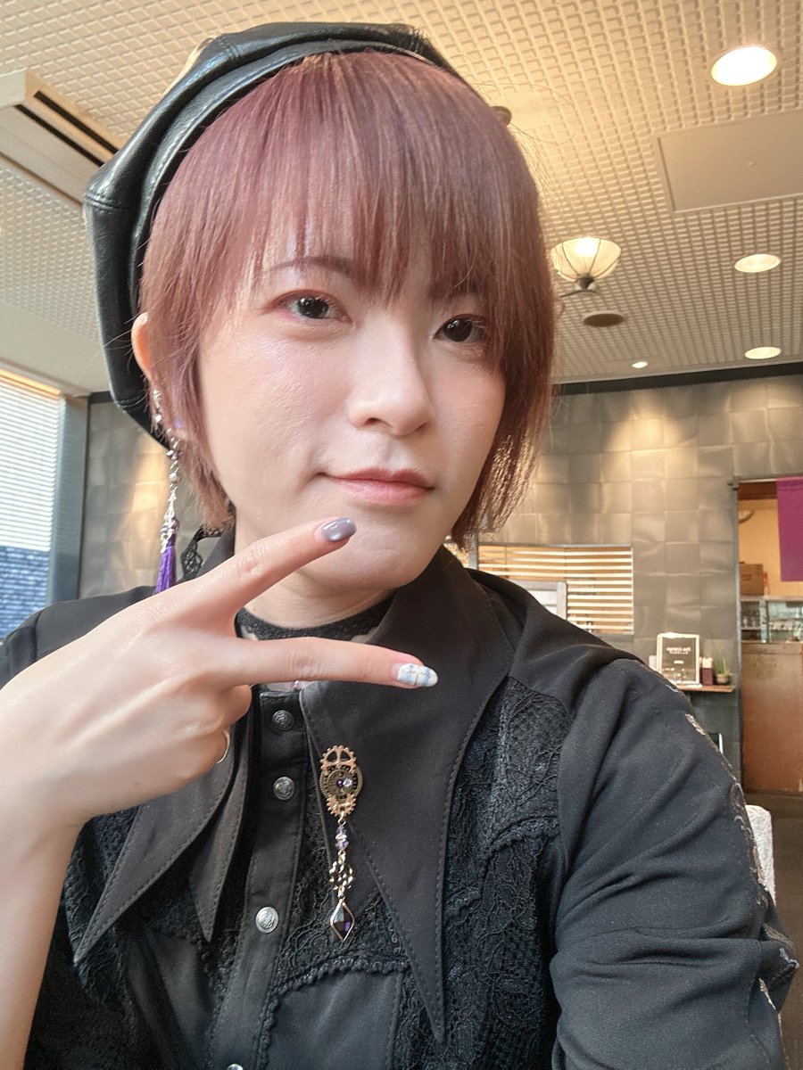 uin_asuka's tweet photo. 観劇してきた！

皆さんしゃべるの速っっ！！

ボケまくって、ツッコミどころ満載だけど、キャラにツッコミ役がほぼいないという笑笑
どこまでが台本でどこからがアドリブなのか全然わからない🤣たくさん笑った

@yuha_31 貧乏神可愛かった♡

#ごみっくす6 https://t.co/L3y9aHqS3o