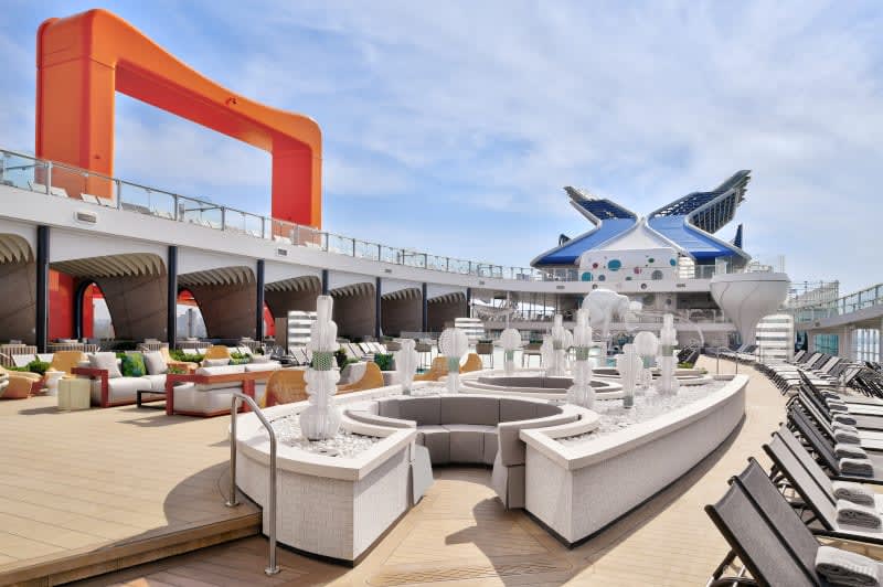 Make4everMemory's tweet image. Welcome aboard the Celebrity Beyond, where luxury meets innovation! Relax and unwind on the spectacular pool deck, featuring unique lily pods that offer the perfect spot to lounge poolside. 🏖️
Contact me today to book your journey on the Celebrity Beyond! 📞