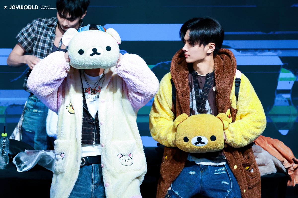 260124 🐈‍⬛🦮

#ENHYPEN #엔하이픈 
#JAY #제이 #종성 #박종성 #ジェイ
#JAKE #제이크 #ジェイク #심재윤