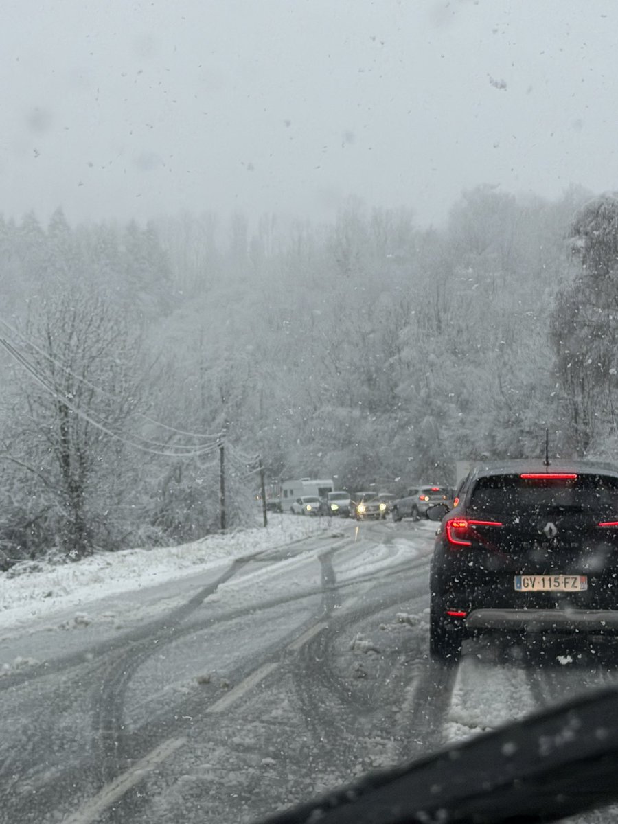 Mickas74's tweet photo. La neige ❄️ https://t.co/gfYDgljNPv