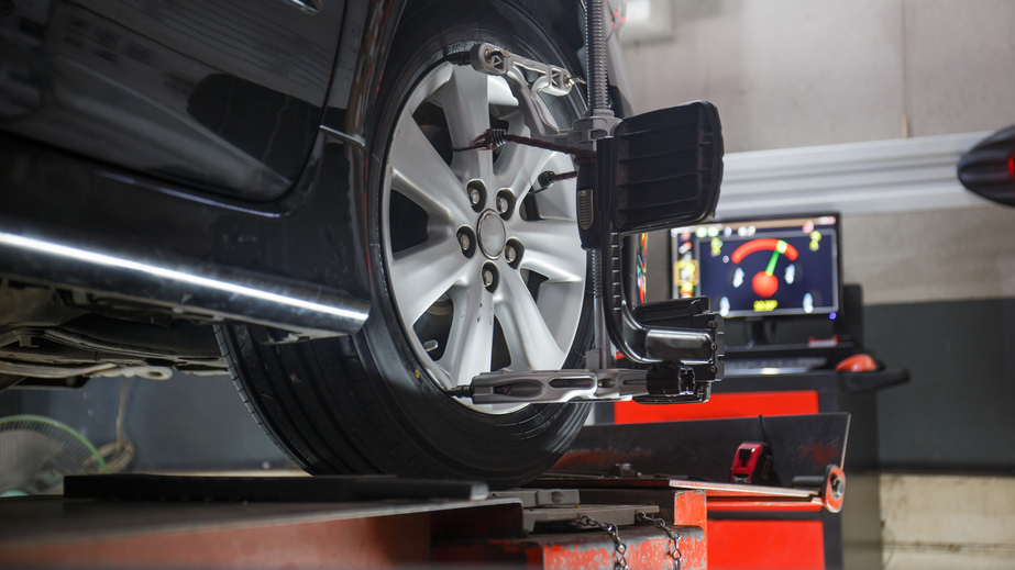 GardenCityHonda's tweet image. Keep your ride tracking straight and your tires wearing evenly with $25 OFF a 4-Wheel Alignment at Robert Brogden’s Garden City GMC in Garden City, KS! 🛞This offer expires 1/31/2026🔧📅

bit.ly/4pEBOmI

#RobertBrogdensGardenCityGMC #WheelAlignment #4WheelAlignment