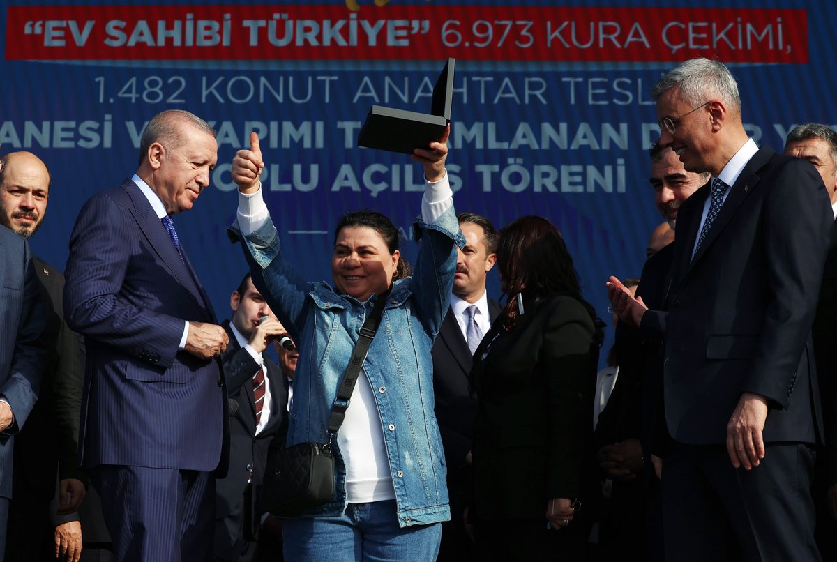 tcbestepe's tweet image. “500 bin sosyal konut projemizde ilk teslimatları Mart 2027’de yapacağız” tccb.gov.tr/haberler/410/1…