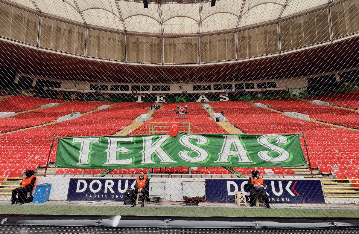 Milli maç değil Bursaspor maçı. Bursaspor tribünleri görsel şölene hazır. 🇹🇷