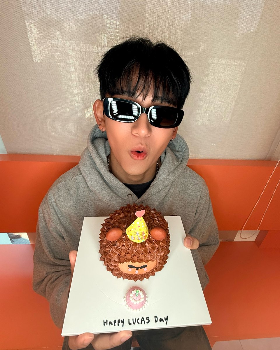 lucas_official's tweet image. #HappyLUCASday 🦁🕶️

#LUCAS #루카스