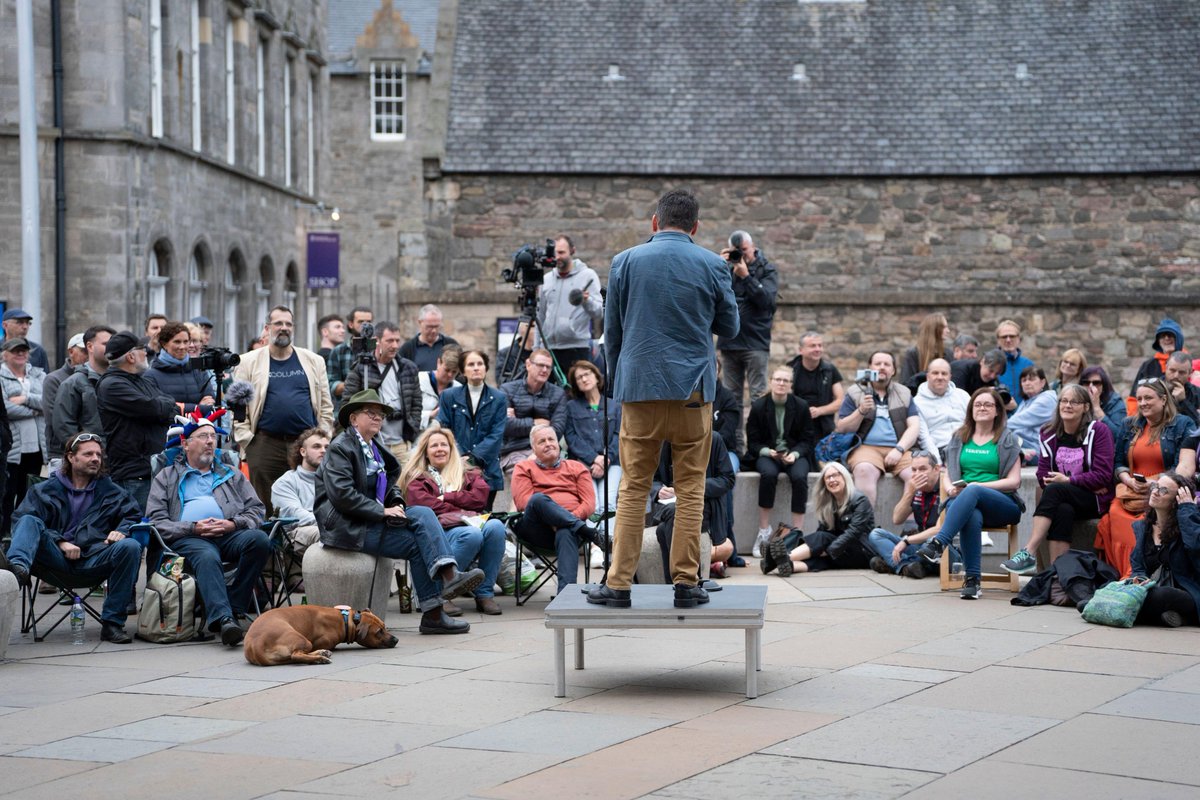 KaskaJessica's tweet image. Pictured, the most people I've ever seen attend a transphobe event, this featured Graham Linehan.
Compared to people marching for trans rights.
Yours is a tiny but loud online movement that never show up.