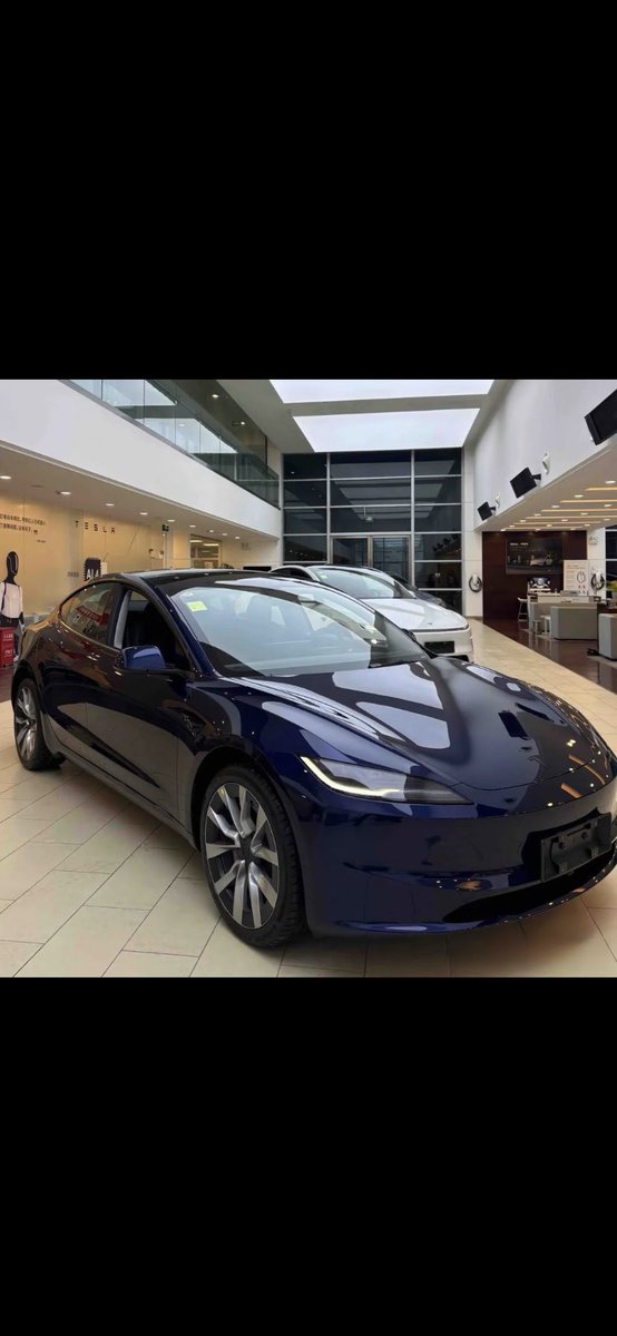agunidiver's tweet photo. テスラ model3のmarine blueの納車ワクワクすぎるのに、情報が無さすぎて探しまくった結果がこれ。
想像以上。
カッコ良すぎた。 https://t.co/ILQ4LnC7NI