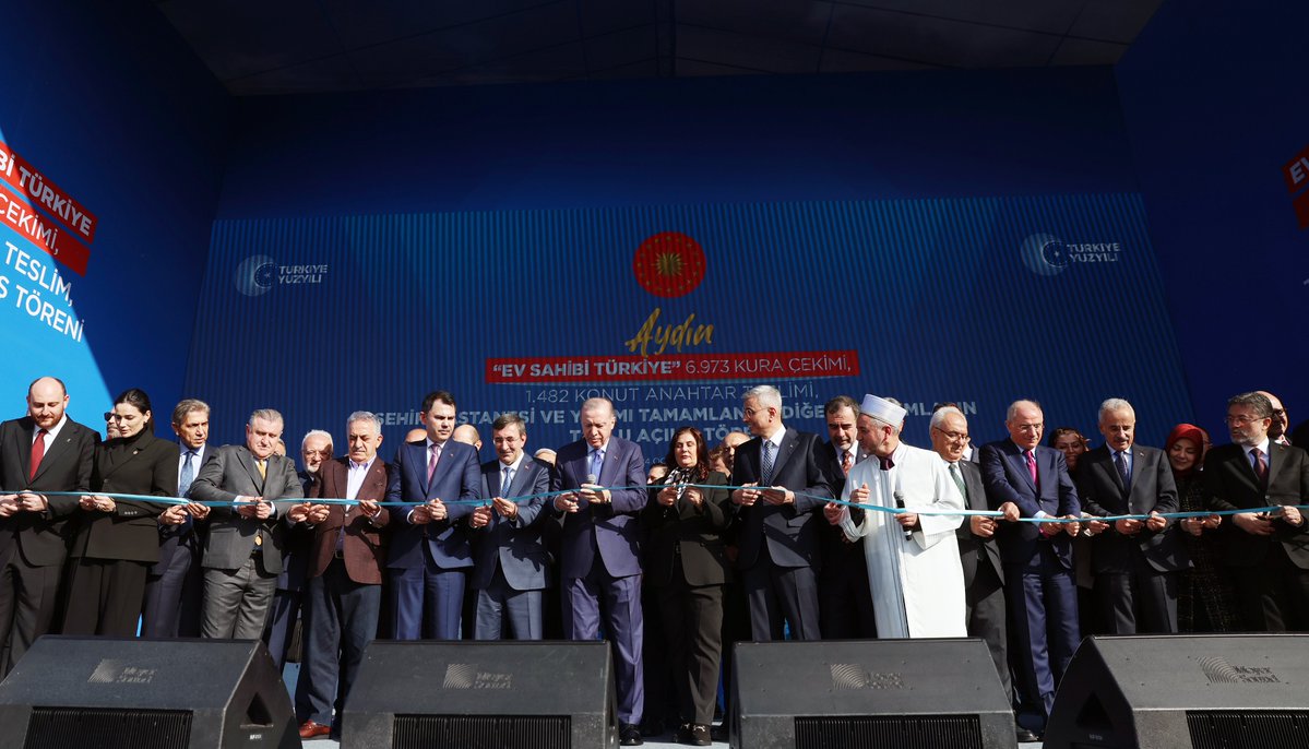 RTErdogan's tweet image. Büyük Menderes’in bereketiyle, zeytiniyle, inciriyle, çalışkan insanıyla Türkiye’nin yüz akı şehirlerinden Aydın… Teşekkürler Aydın! 🇹🇷