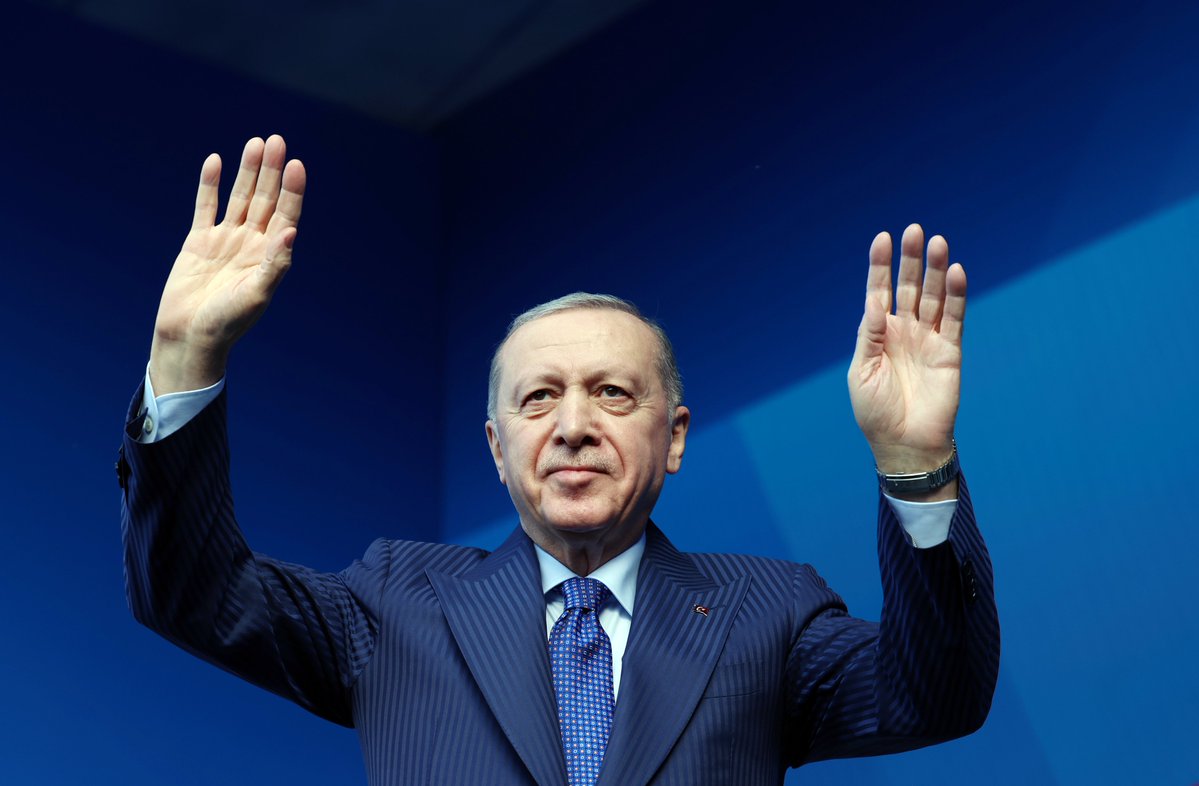 RTErdogan's tweet image. Büyük Menderes’in bereketiyle, zeytiniyle, inciriyle, çalışkan insanıyla Türkiye’nin yüz akı şehirlerinden Aydın… Teşekkürler Aydın! 🇹🇷