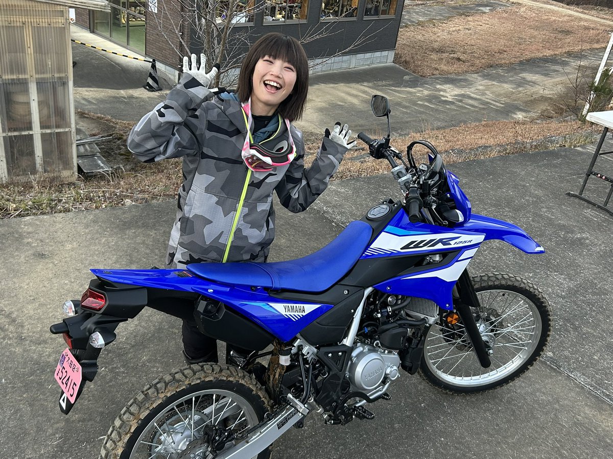 nyanba_youka's tweet image. 【お知らせ】
昨日発売の『月刊 #ダートスポーツ 3月号』の表紙になりました……！！

ダートスポーツは初です！！！！！
見せてもらってビックリでした！！！！！
ありがとうございます😭✨✨

話題の #WR125R も #ハッピートライアル も載ってますので、ぜひチェックして下さい(*´◒`*)