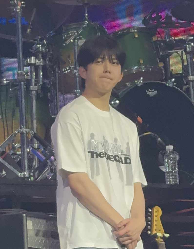 briwoonfan's tweet image. don 2019 came tonight 😭😆