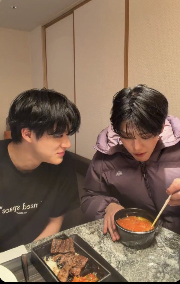 imwobbw's tweet image. คุณคงไม่ได้สังเกต เอ็นดูคุณสุดหัวใจ