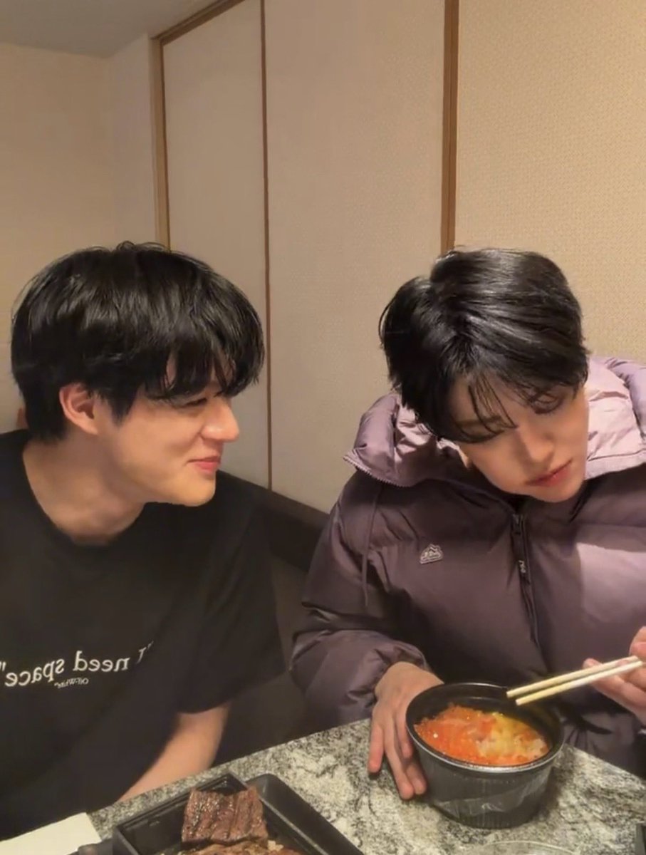 imwobbw's tweet image. คุณคงไม่ได้สังเกต เอ็นดูคุณสุดหัวใจ