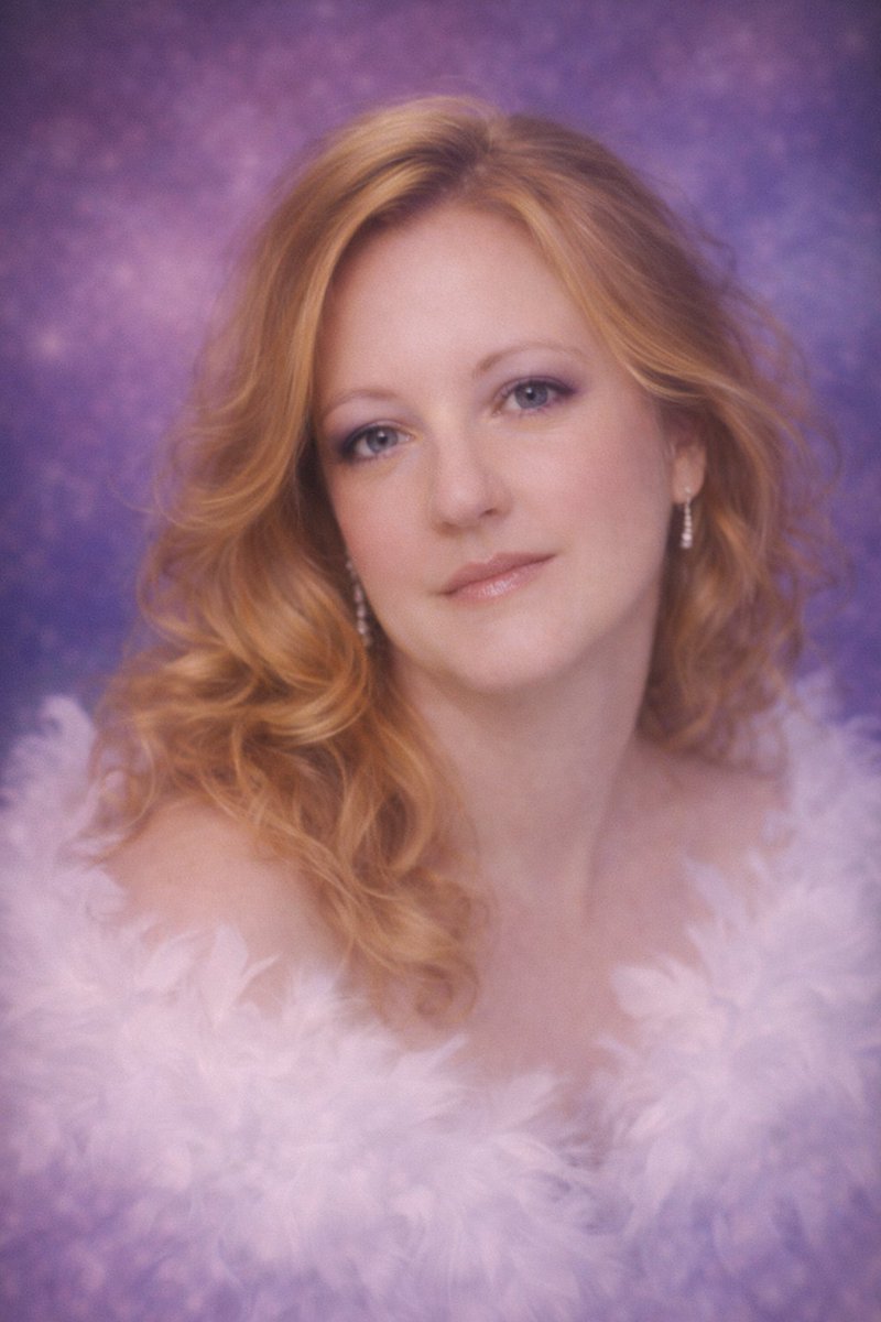 browniesedbites's tweet photo. I wanted Glamour Shots SO bad as a kid, but I never got my own. My great grandma even got them, and I was SO jealous. 😂
I finally made my 90s glam dream come true with AI. Now I need to see yours!
I’m especially ready to see the guys’ versions. 😆
@EduGuardian5 https://t.co/ffbIT8lzv5