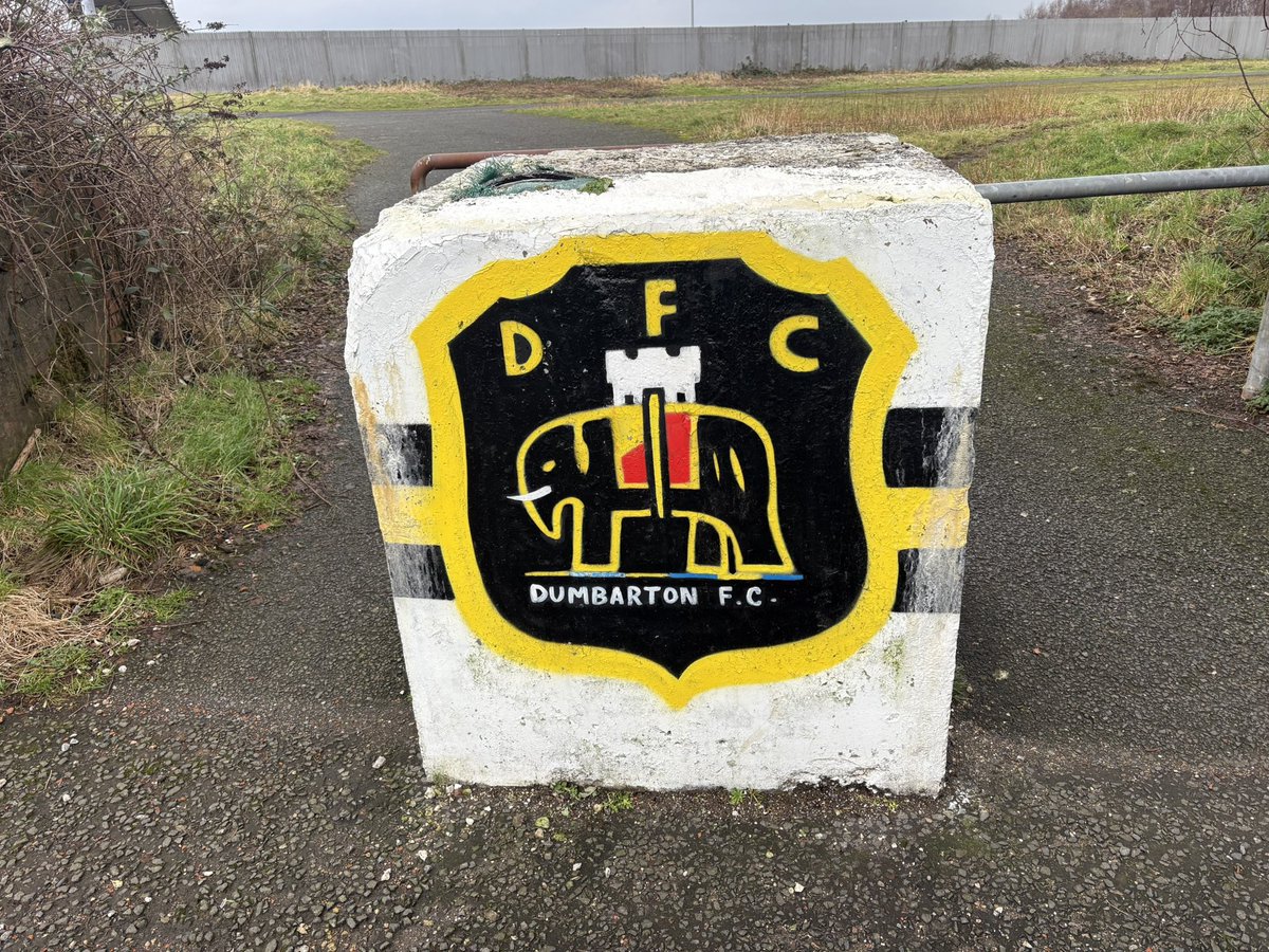 john_nufc42's tweet photo. Arrived ⚽️🏴󠁧󠁢󠁳󠁣󠁴󠁿

#dumbarton #thesons
@Dumbartonfc https://t.co/KqLLsTas48