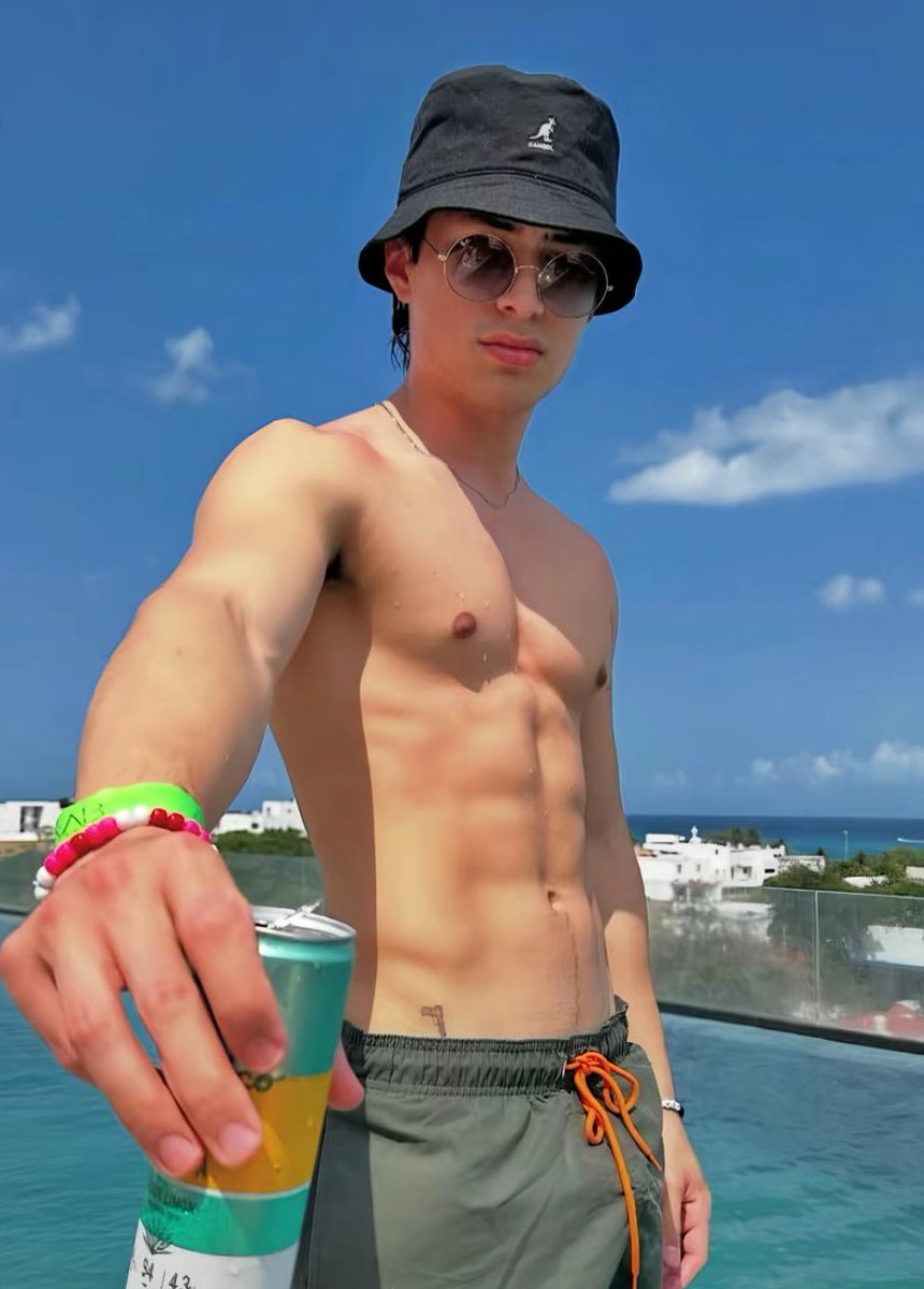 forhudsonwllms's tweet image. 