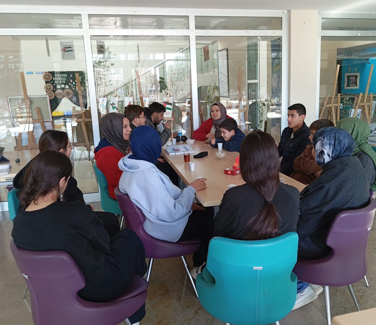 ❄️ Kış Kulübü Gençlik Merkezimizde!

Kar’da mangala, kitap ayracı tasarımı, floor curling, resim ve taş boyama, tabu oyunları, mandala boyama ve daha fazlası kış boyunca gençlerle buluşuyor.

✨ Ücretsiz
✨ Eğitici &amp; eğlenceli
✨ Sosyal, sanatsal ve sportif 😎

<a href="/OA_BAK/">Dr. Osman Aşkın Bak</a>