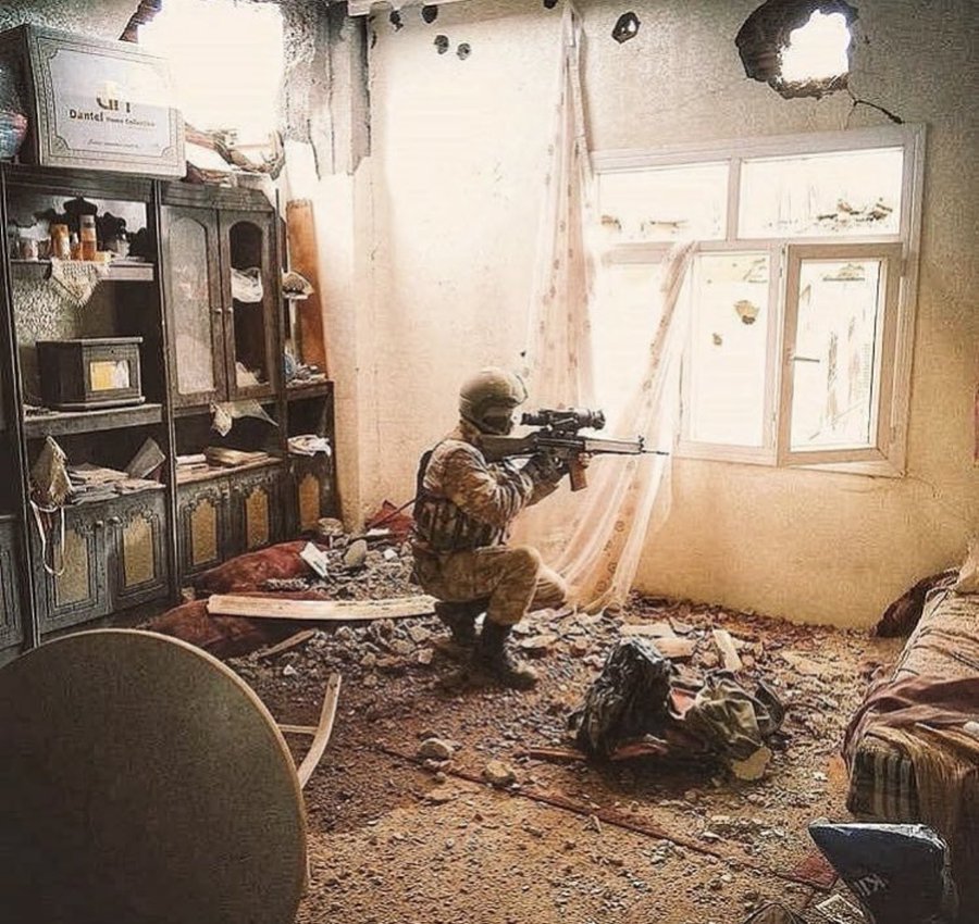 Pkk Çağrısıyla Saçını Ören Hemşire:

Bu ülkede Hendek Çatışmalarında hafif yaralı halde "Devlet Hastanesine" giden asker ve polisler buralara yuvalanan pkk'lı çalışanlarca şehit edildi. Bu bir iddia değil hemşirelerin itirafıyla ortaya çıktı. 

Acilen Askeri Hasteneleri açın.