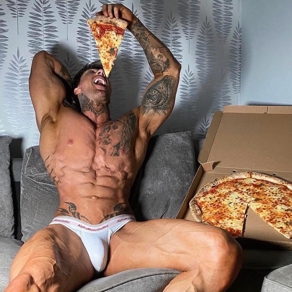 ThatTattooedGymGuyOfficial tweet media