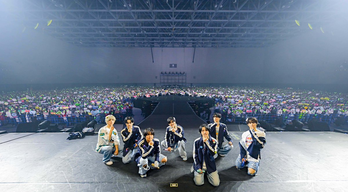 เห็นสเกลละก็อึ้ง อีทีมสี่ไม่มีปัญญาจองฮอลใหญ่ๆให้จนต้องลดมาเหลือแค่นี้ ทั้งๆที่น้องดรีมแมสในญี่ปุ่นด้วยซ้ำ ขัดขามันทุกทาง ทั้งๆที่นางควรไปนิสสันด้วยซ้ำ วงเก่งๆ ค่ายๆเลว