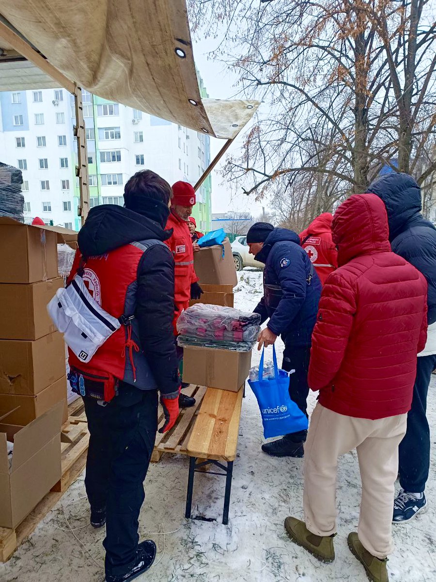 Another terrifying night of attacks on #Kharkiv &amp; extreme stress &amp; fear for children.

With our partner <a href="/RedCrossUkraine/">Ukrainian Red Cross</a> we quickly provided psychosocial support to help families &amp; children cope &amp; recover + hygiene kits for those affected &amp; whose homes were damaged or destroyed.