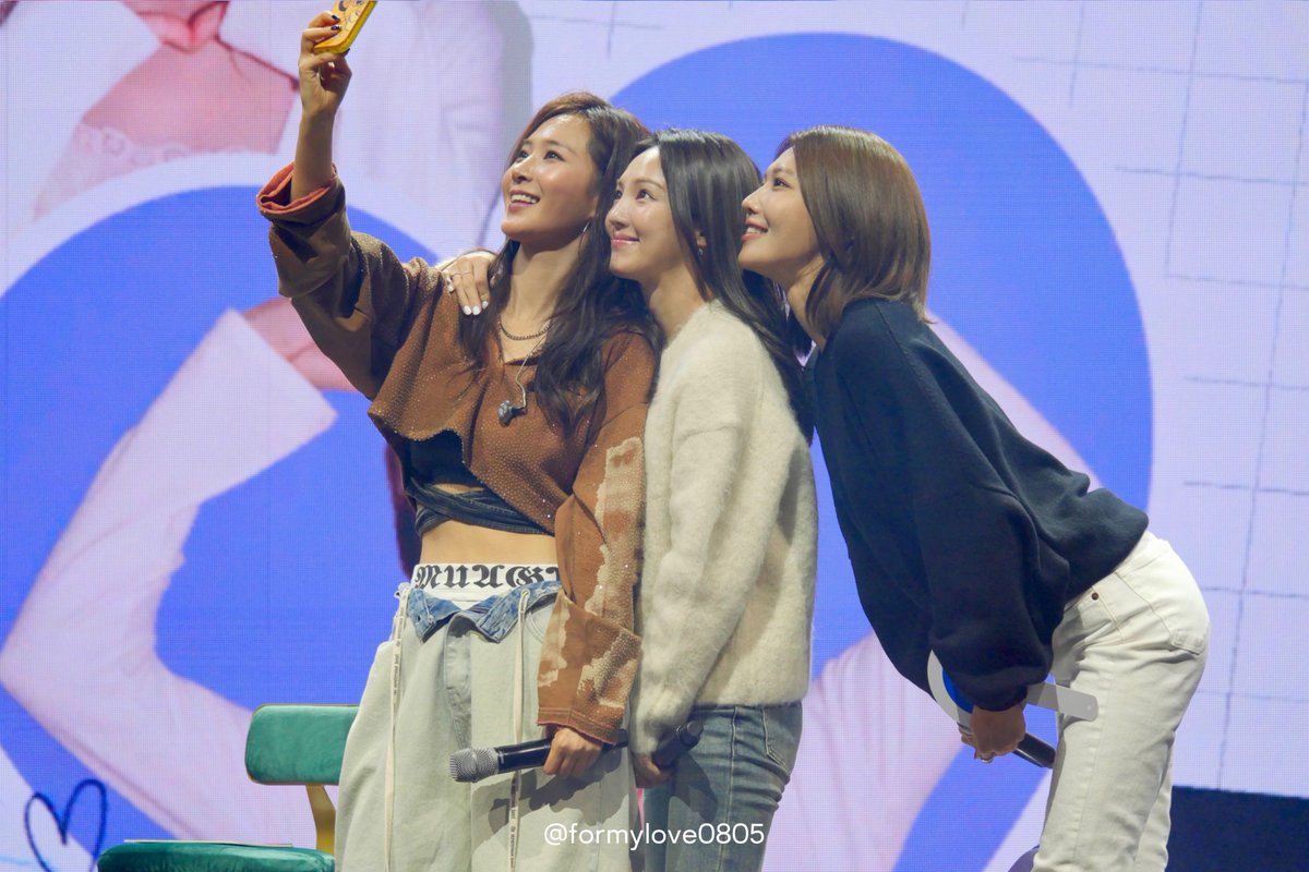 formylove0805's tweet photo. 260124 유리 팬미팅🩷

#유리 #효연 #수영 https://t.co/RSFPwmEyj9