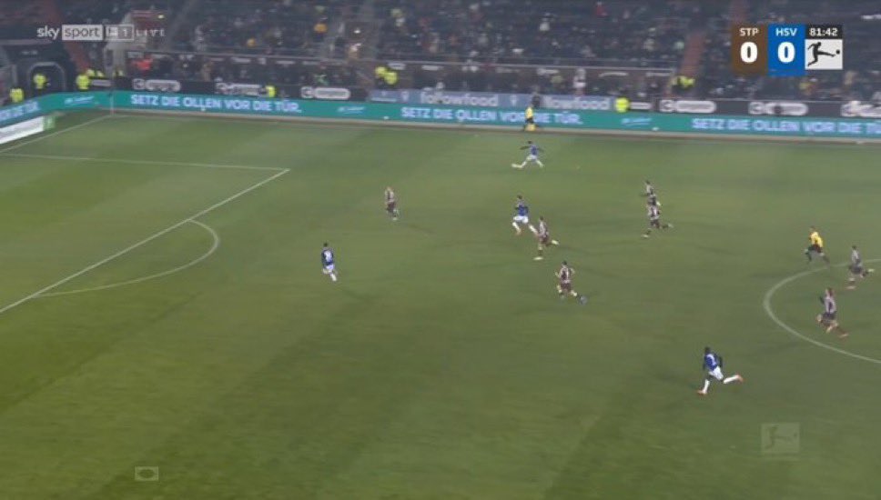 Diese Szene lässt mich nicht los und sie sagt leider alles über die Offensive des #HSV aus