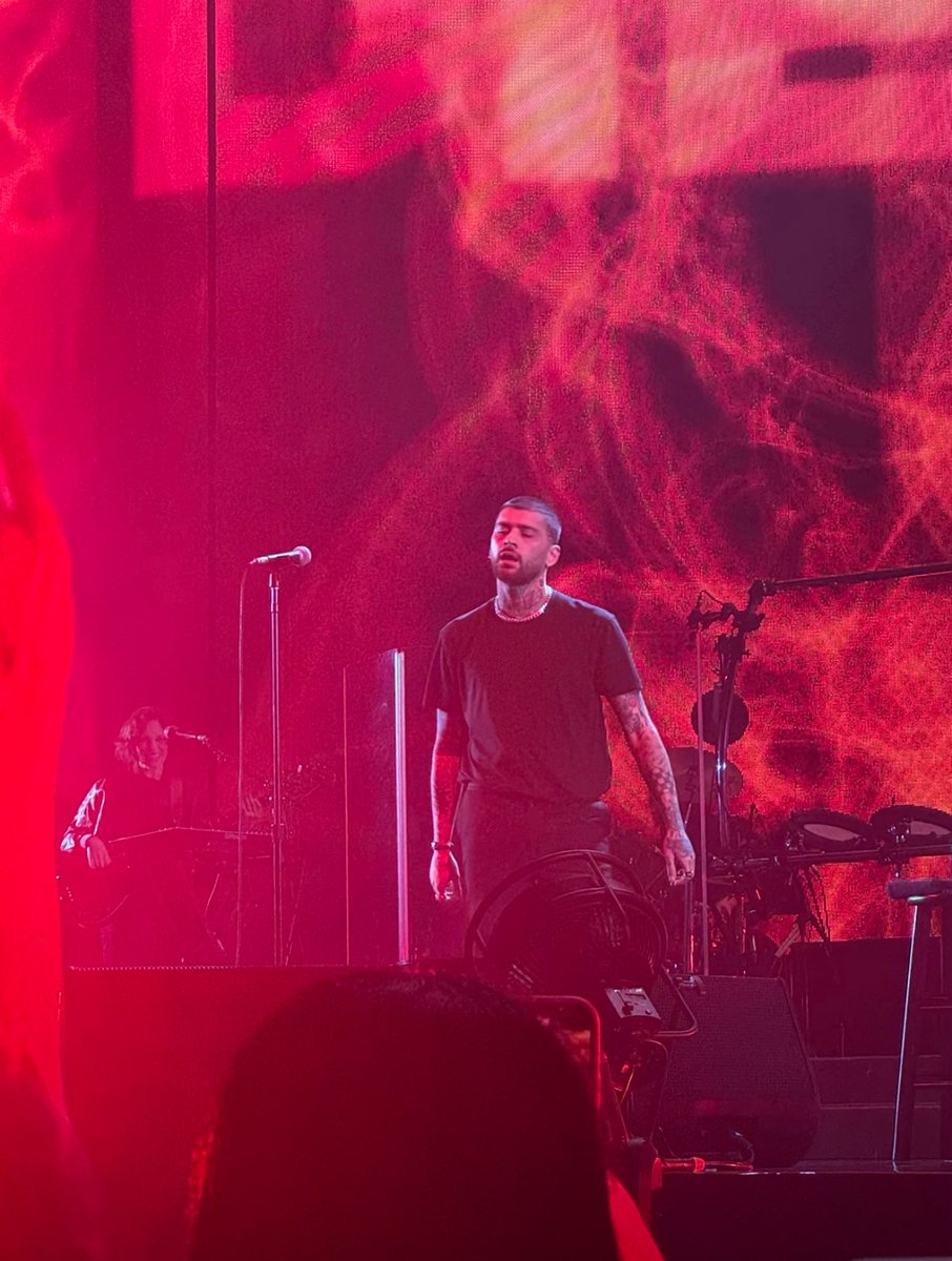 Nivine__'s tweet image. M A L I K   A U R A